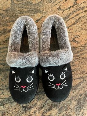 Skechers BOBS Gray Plush Memory Foam Slip-On Slippers